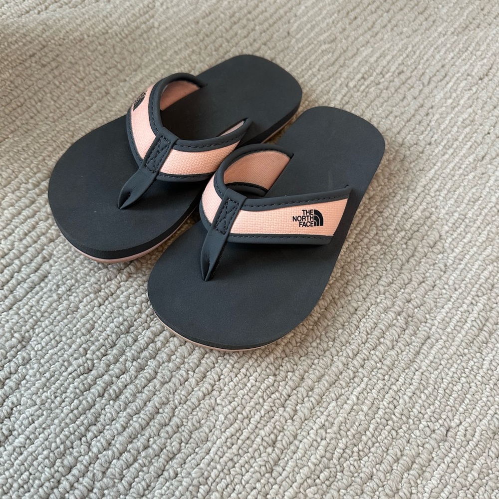 Girls north face flip flops